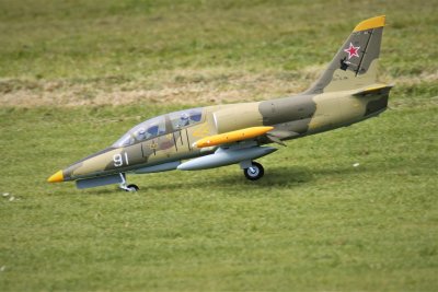 Alastair checking that the L-39's nose gear suspension is working, 0T8A8634 (2).JPG