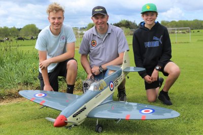 Team Whalley with the Seafire, IMG_3900 (2).JPG