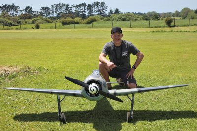 Ole and his self built FW-190, IMG_3994 (2).JPG