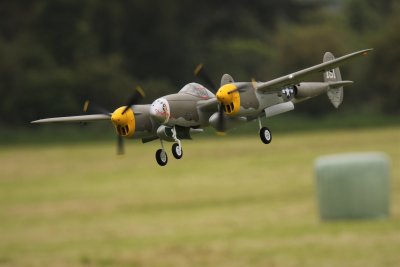 Alastair's P-38, now with nose art, 0T8A3169 (2).JPG