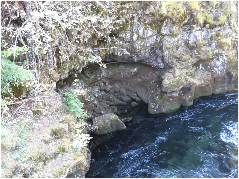 Another old lava tube