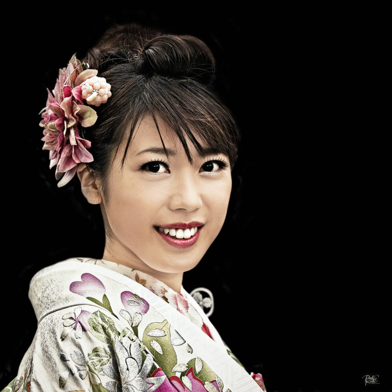 Gion Young Lady.jpg