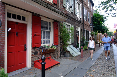 33 Elfreth's Alley Street Philadelphia MRC@2019.jpg