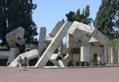 Vaillancourt Fountain