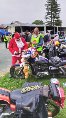 Toy Run 61 Pic Hank Verhoeven.jpg