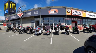 200919_bikes_at_railway_hotel_coffee_morning