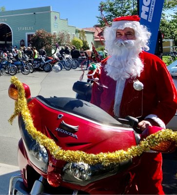 201128 Nelson Toy Run 037b pic Bruce Cooper.jpg