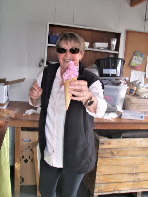220227 Branch BBQ with icecreams creations 14.jpg