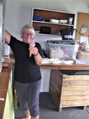 220227 Branch BBQ with icecreams creations 19.jpg