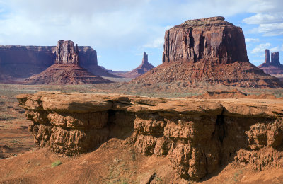 Monument Valley Cliff