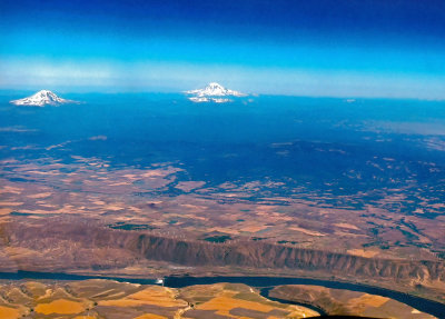 Columbia River Valley And Mountains Flying Into Portland