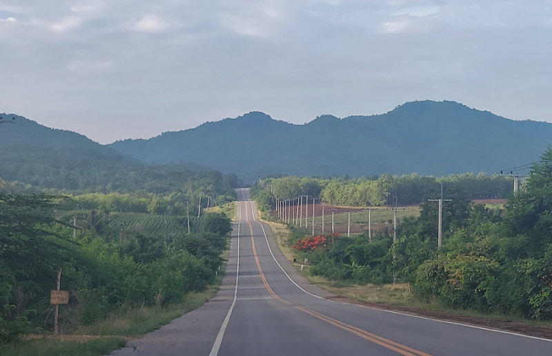 Road to Tat Mok