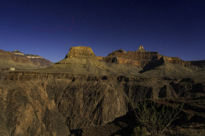 The constellation Cassiopeia traced out above Sumner Butte