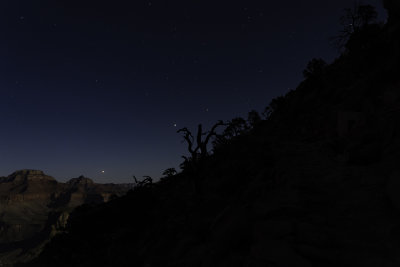 After another climb up towards Cedar Ridge, Venus rose above the horizon, joining the other planets along the ecliptic