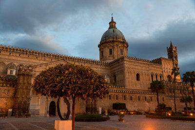 18_d800_2318 Palermo Duomo at Dawn