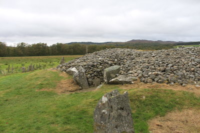 Coire a' Mhonaidh Crn semarach / Corrimony Chambered Cairn
