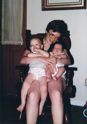 1983 08 Marti, Elizabeth and Melissa Asher 01.jpg
