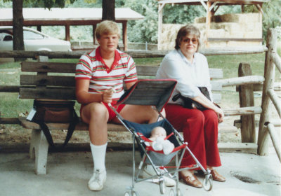 1983 08 31 Mick Connors, Helen Connors, Melissa Asher at the Ft Wayne Zoo.jpg