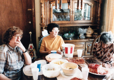 1983 09 18 Wanda Asher, Elsie Peugh and Ruth Medcalf at Peugh Reunion 02.jpg