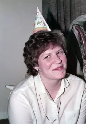 1983 11 06 Cathy Connors at Elizabeth's 2nd birthday 01.jpg
