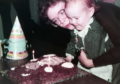 1983 11 06 Marti Asher and Elizabeth Asher at Elizabeth's 2nd birthday 05.jpg