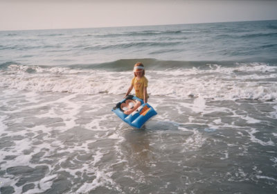 1987 08 15-19 Elizabeth Asher at Sunset Beach 01.jpg