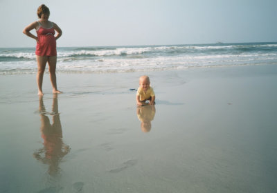 1987 08 15-19 Marti Asher and David jr at Sunset Beach 01.jpg