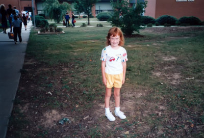 1987 08 25 Elizabeth Asher first day of Kindergarten 01.jpg
