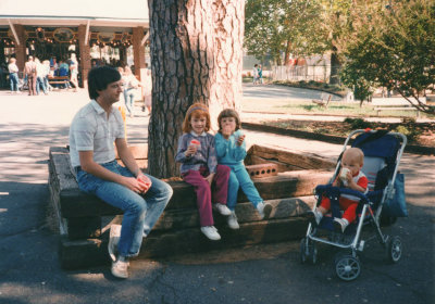 1987 10 18 David Asher Sr., Elizabeth Asher, Melissa Asher, David Asher Jr at the Burlington City Park.jpg