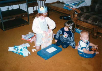 1987 11 06 Elizabeth, Melissa and David Asher at Elizabeth's 6th birthday 02.jpg