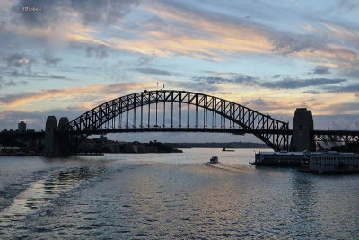 Dawn: Sydney Harbor Bridge
