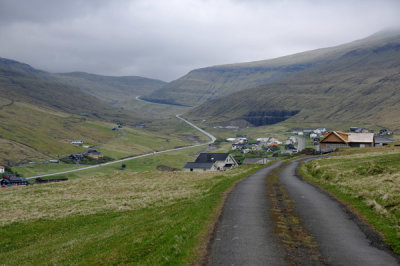 Road from the WItchs Finger trailhead back to Sandavgur