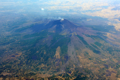 The volcano Mount Etna (3326m/10,912ft), Sicily, Italy