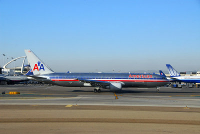 American Airlines B767 (N347AN) at LAX