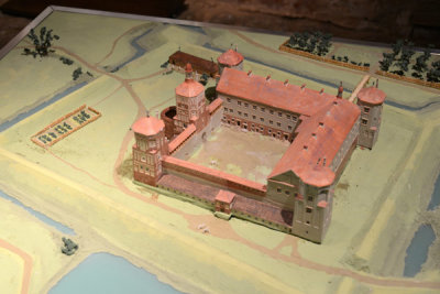 Model of Mir Castle