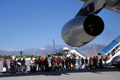 Lhasa - Chengdu flights
