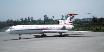Tu-154 in Chengdu (2001)