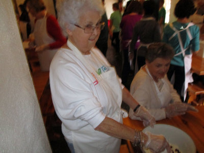 CLASS IN MAKING SCONES