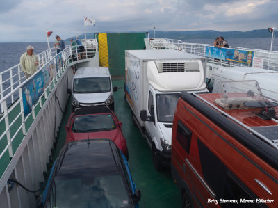 De auto's op de pont - Cars on the ferry