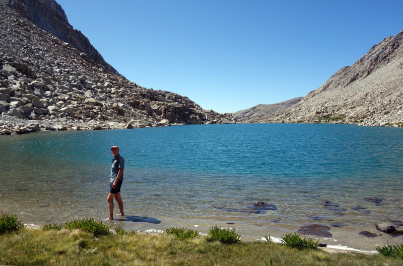 Resting at the last Darwin Lake before climbing to Lamarck Col