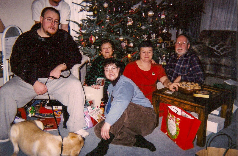 Daras husband Phuyllis Sandy Dad Dara MLR2020.jpg