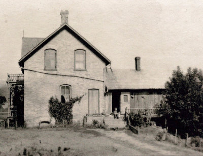 1920 Vipond Homestead Near Donnegal MLR2020.jpg