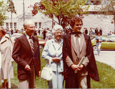 1983-05 Jen graduation 4 MLR2020.jpg