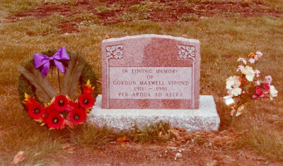 Gordon gravestone MLR2020.jpg