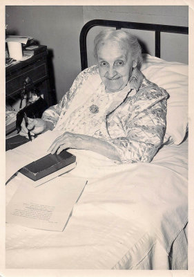1952 Eric Harvey's mom age 97 birthday MLR2020.jpg