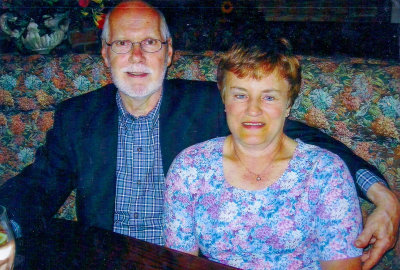 2004-06-12 Dad and Sandy MLR2020.jpg