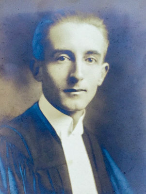 1924 Eric Gelling moorhouse - gradulation picture from Osgooe hall law school MLR2020.jpg