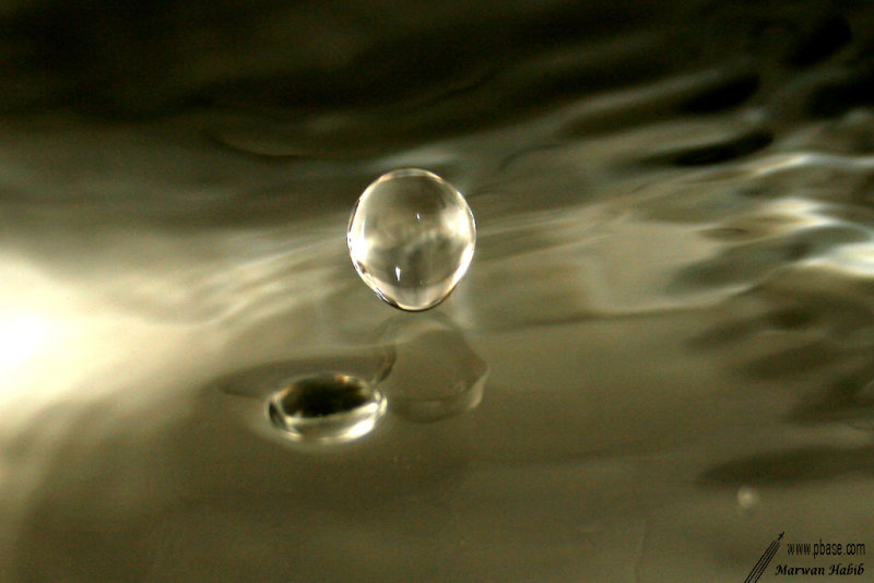 Playing with drops / En jouant avec des gouttes
