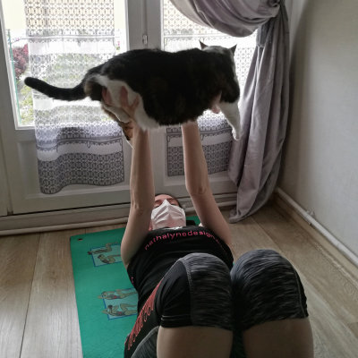 Cline - Doing exercices in co(i)nfinement / Faire des exercices en co(i)nfinement