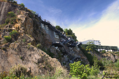 08-05-2021 : The stairs of the cliff / Les escaliers de la falaise
